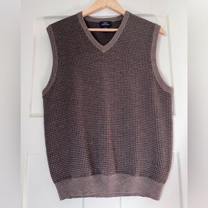 Brooks Brothers Brown and Tan Houndstooth Sweater Vest 100% Merino Wool